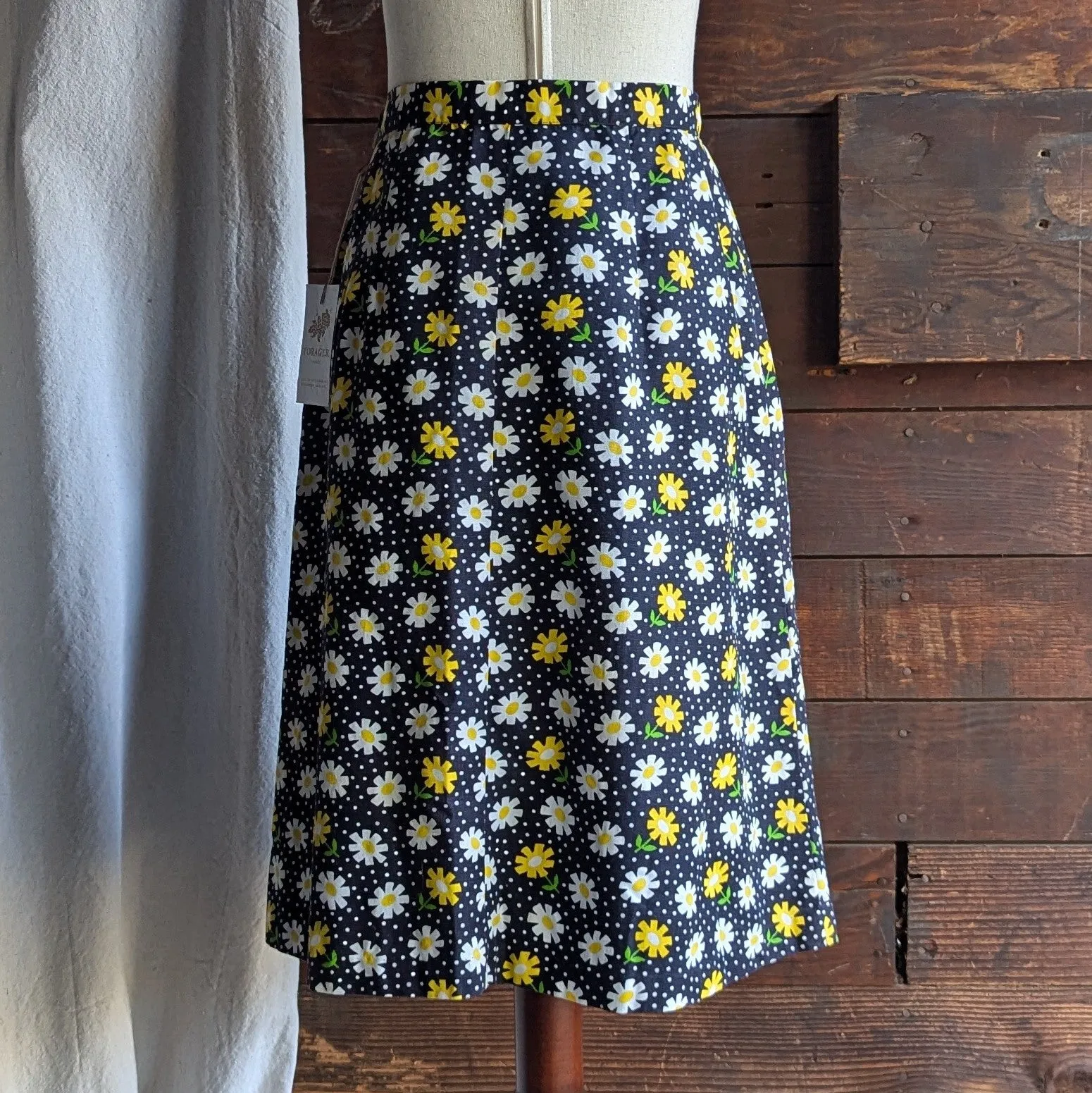 80s Vintage Black Daisy Skirt