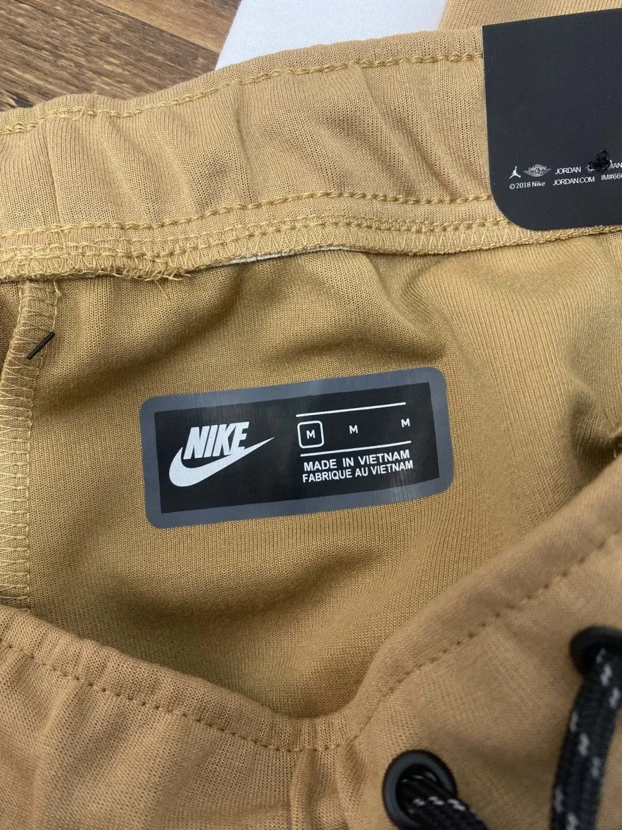 NIKE TECH FLEECE PANTS x SANDALWOOD/LIGHT BONE/BLACK