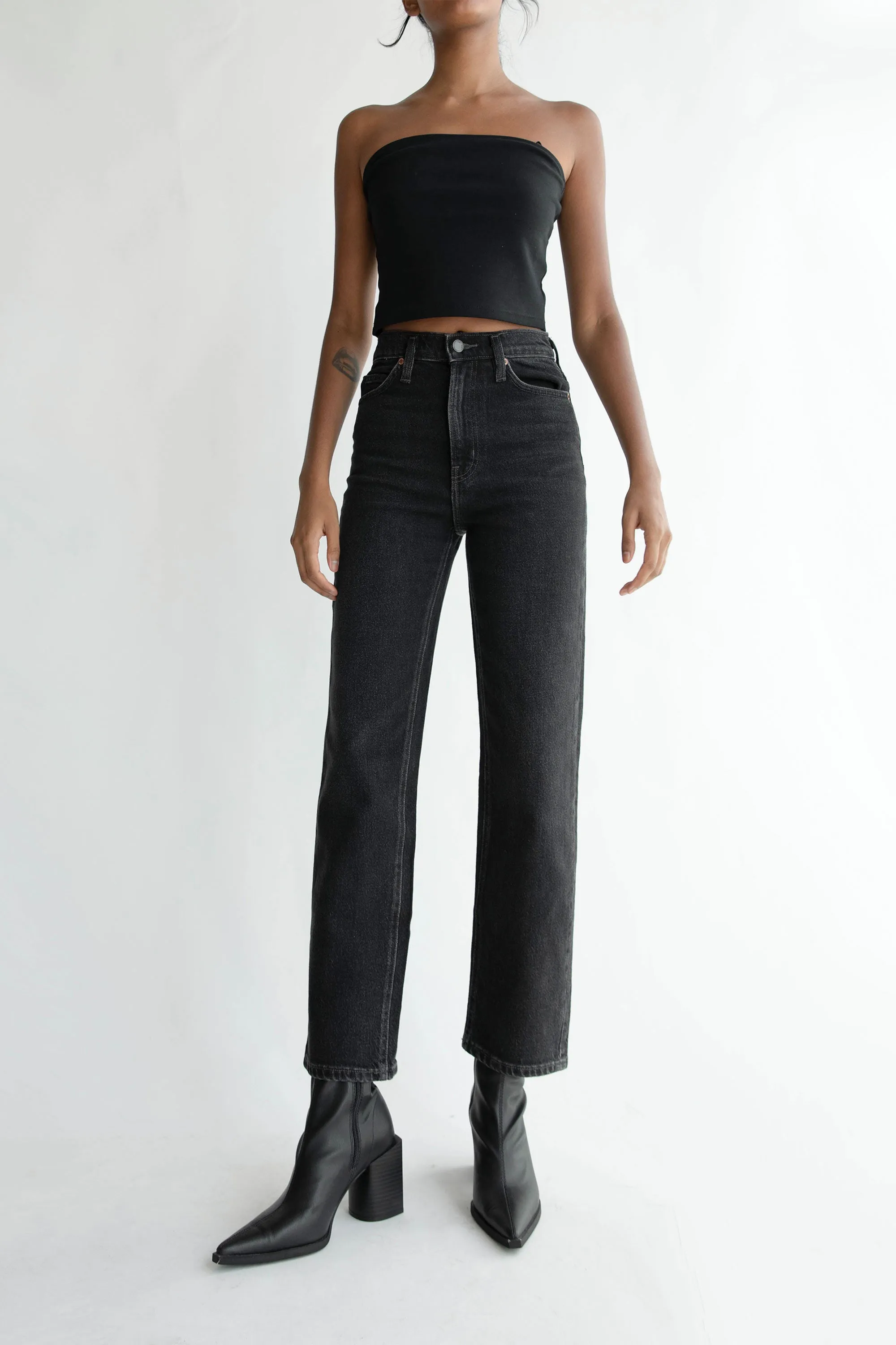 OAK ESSENTIAL STRAIGHT LEG HIGH-RISE JEAN