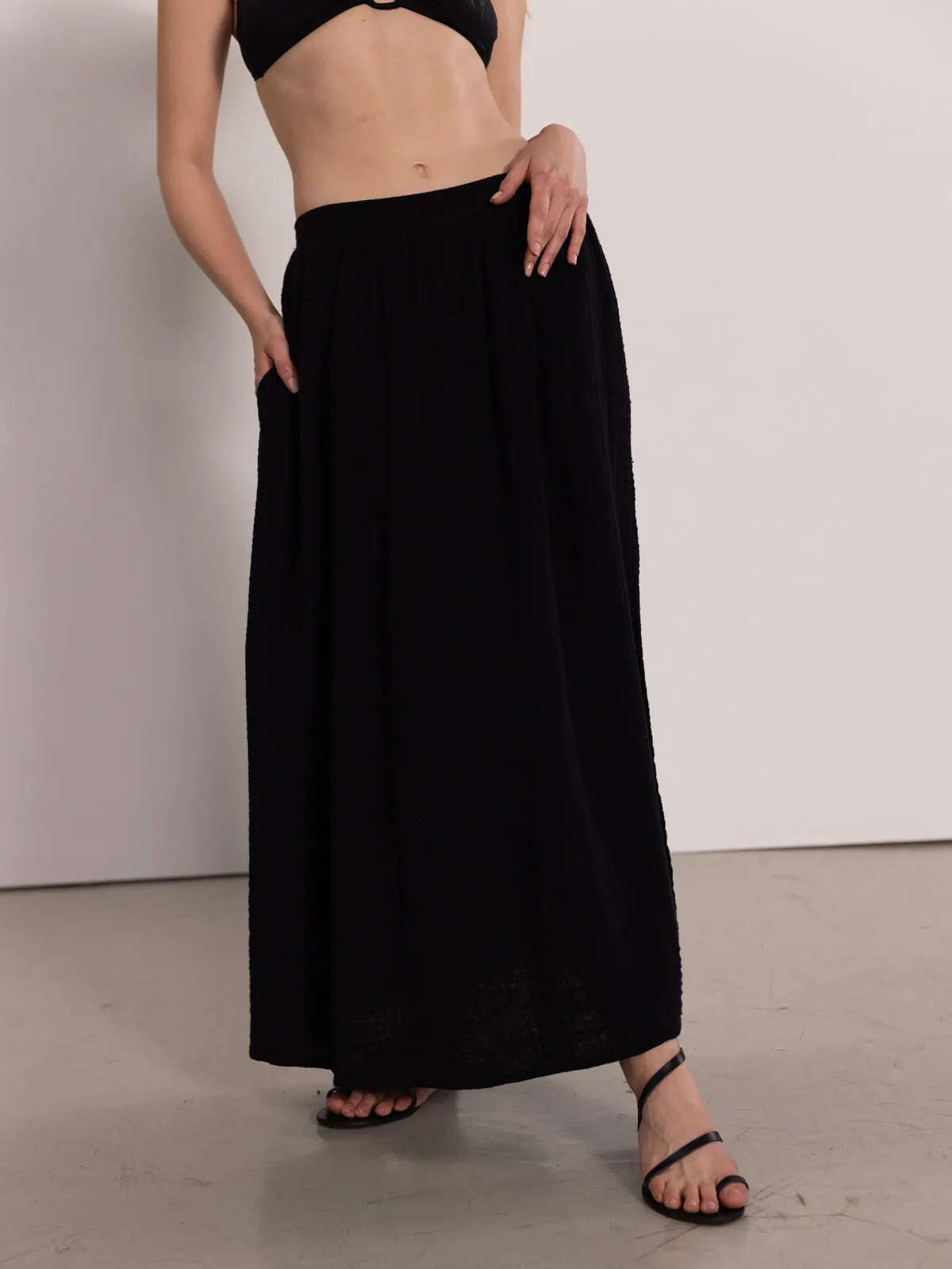 OASIS MIDI SKIRT IN BLACK