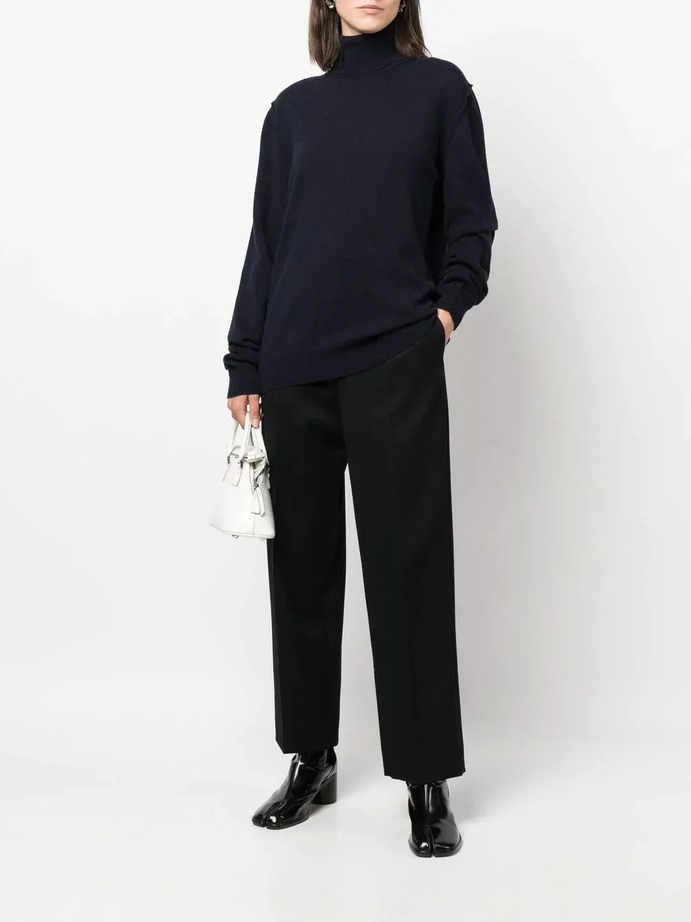 Roll neck cashmere sweater