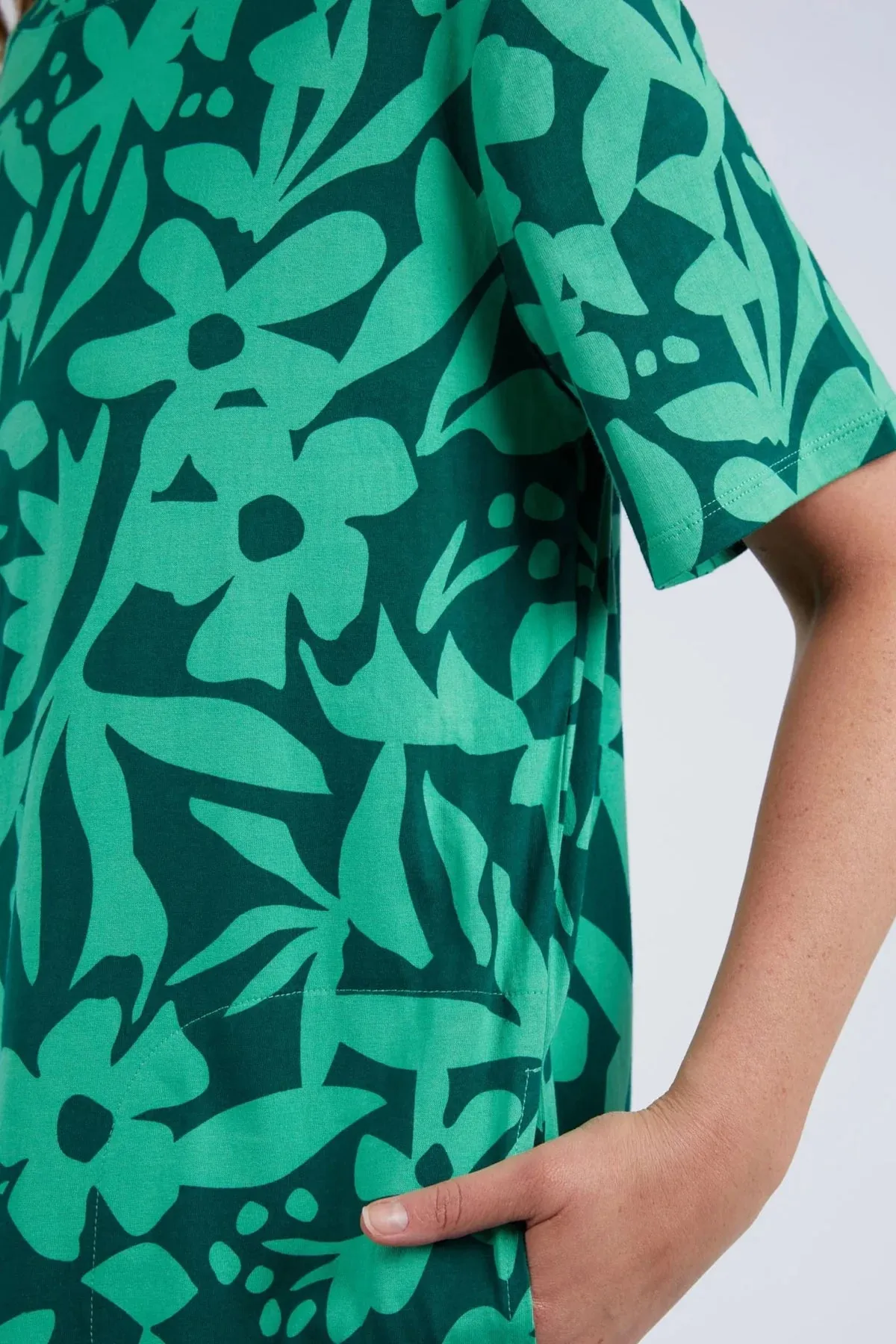 Stencil Foral Tee Dress in Green Briar