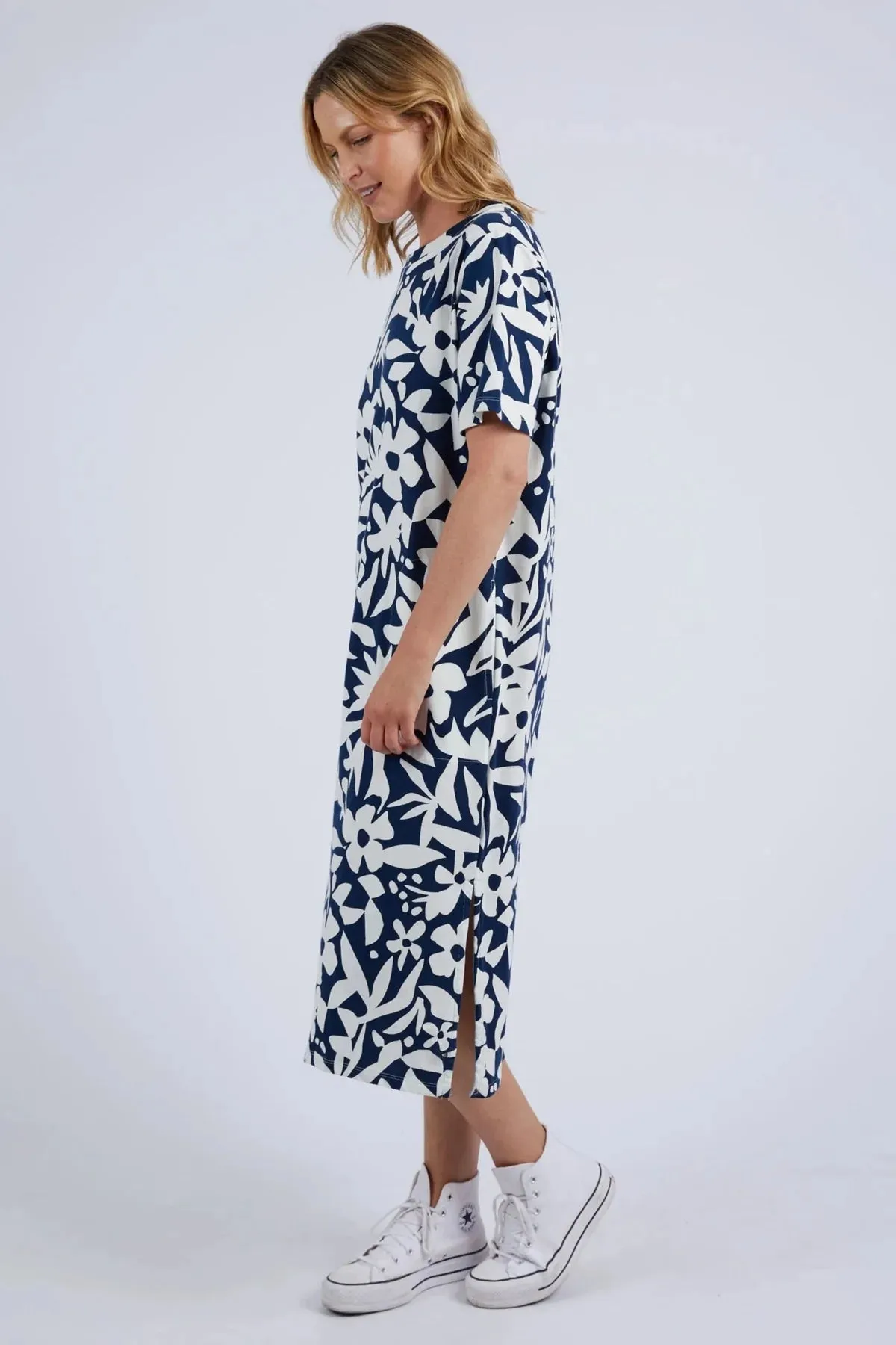 Stencil Foral Tee Dress in Naval Blue Floral