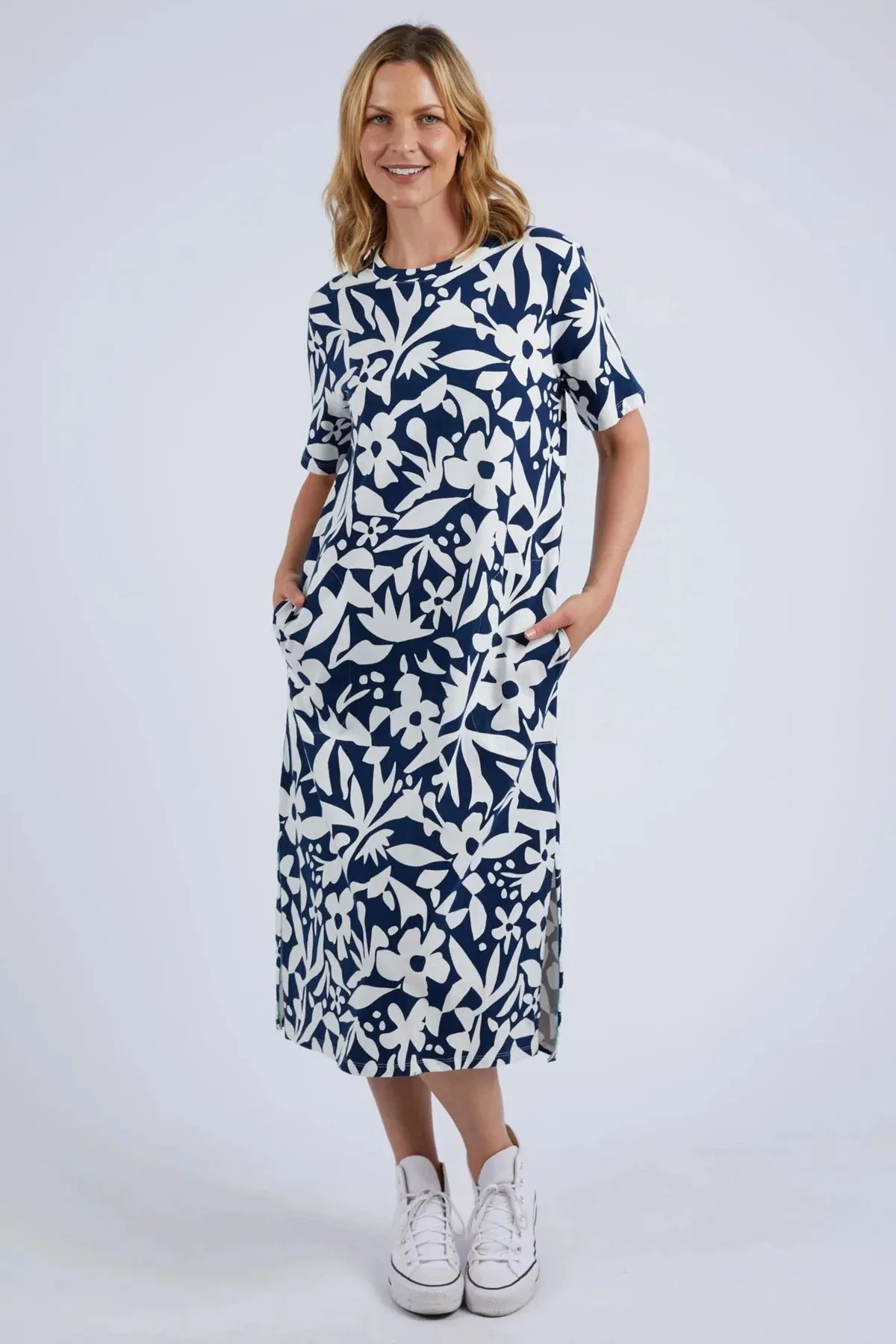 Stencil Foral Tee Dress in Naval Blue Floral