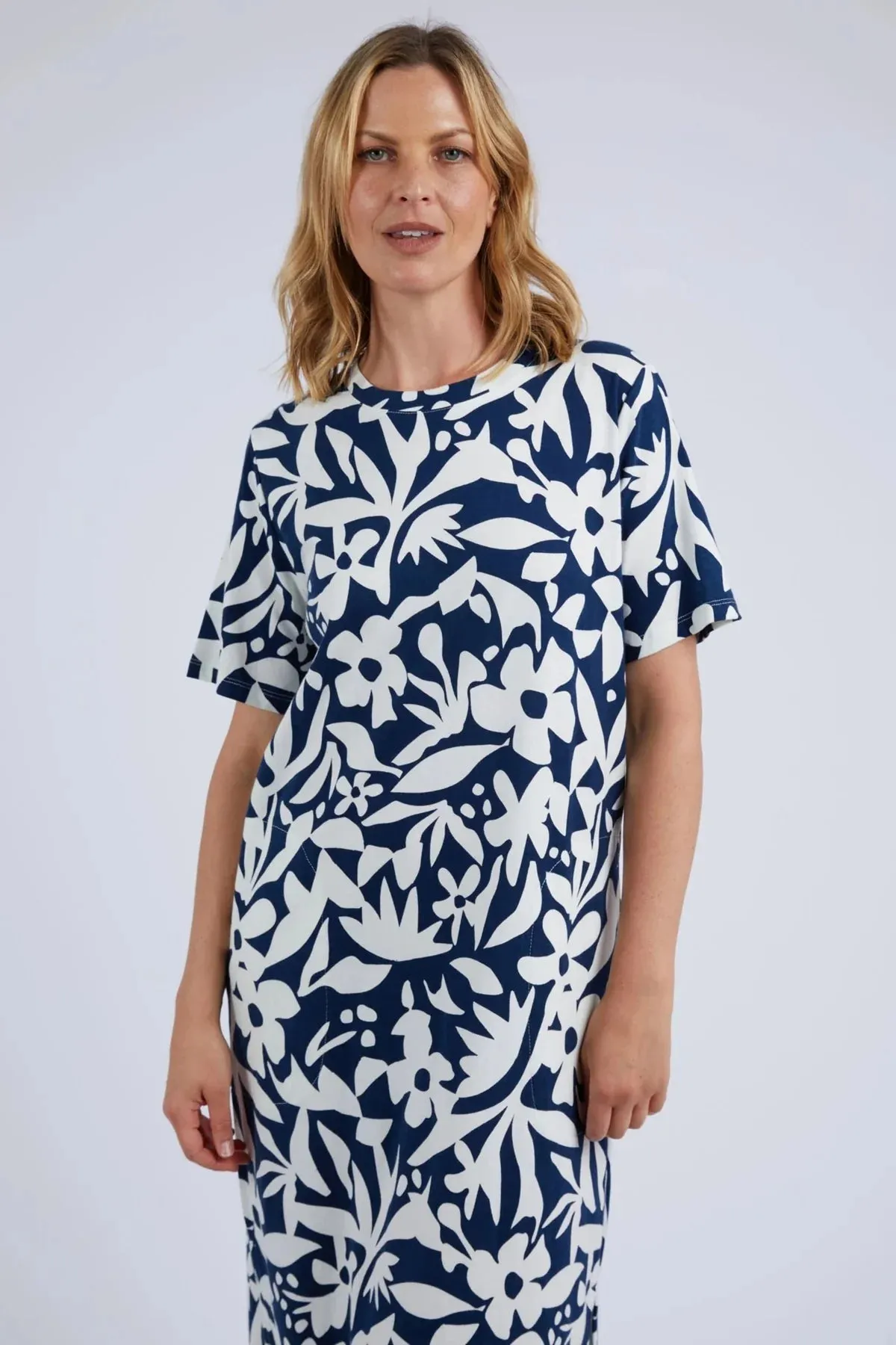 Stencil Foral Tee Dress in Naval Blue Floral