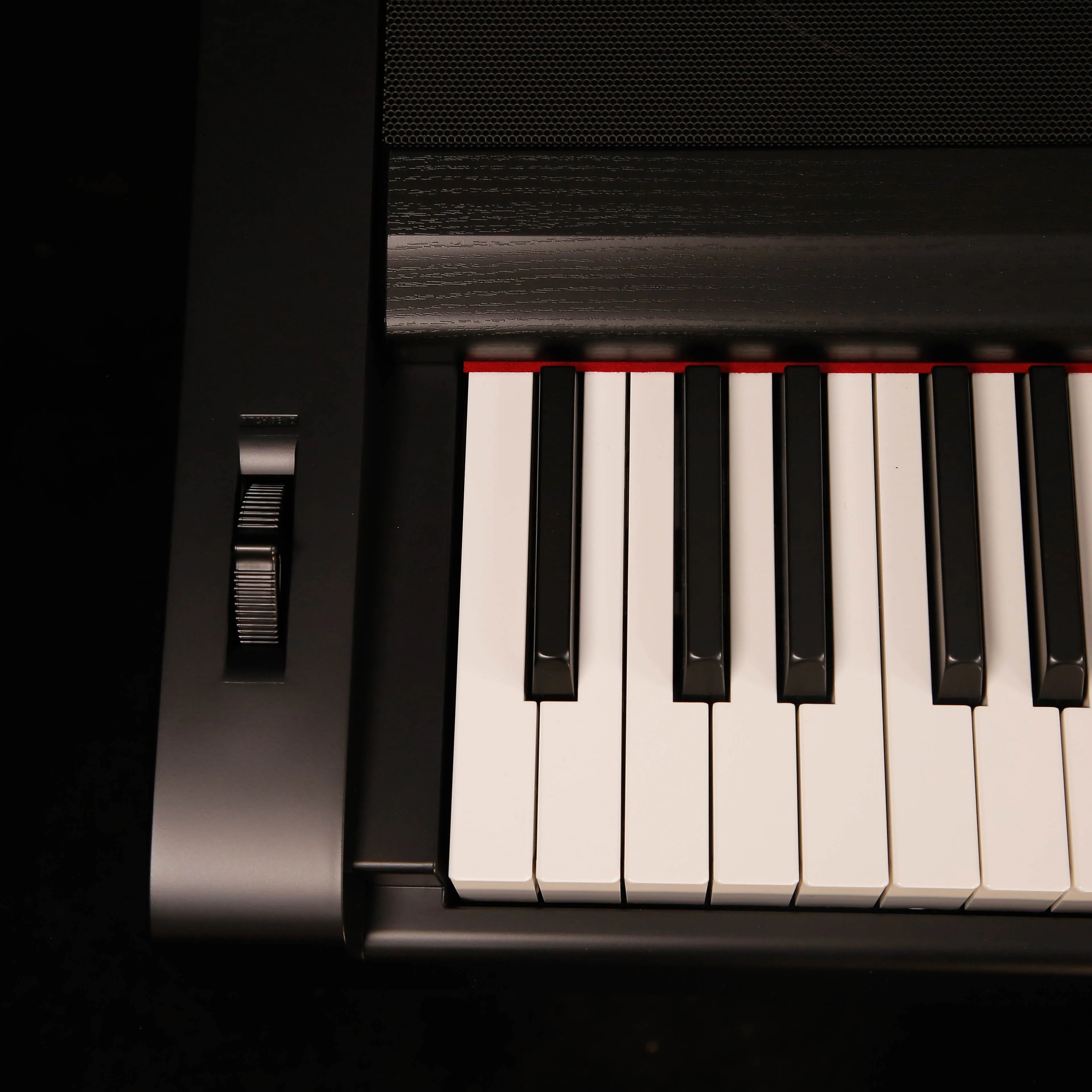 Yamaha DGX670B 88-key Arranger Piano - Black